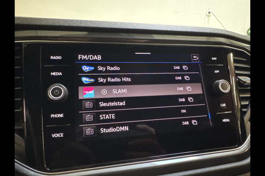 Volkswagen T-Roc 1.5 TSI 150PK DSG R-SPORT VIRTUAL/NAVI/CAMERA/