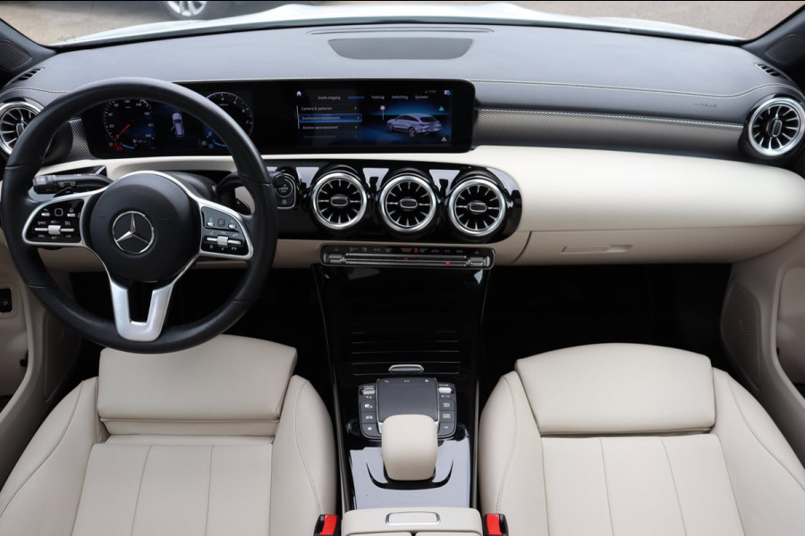 Mercedes-Benz CLA-Klasse Shooting Brake 180 Bus.Sol. Luxury org.NL leer+el.+mem+verw. el.klep schuifdak camera