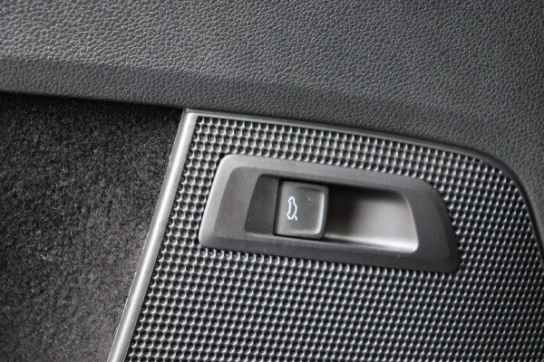 Škoda Kodiaq 1.5 TSI Sportline Business org.NL pano-schuifdak stuurverw. trekhaak camera el.klep