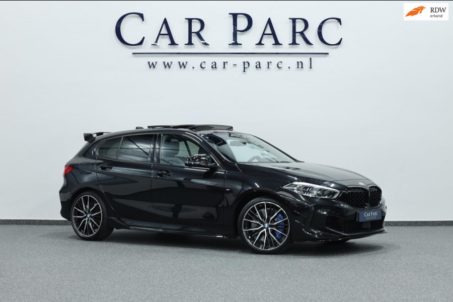 BMW 1-serie M135i xDrive 306+PK M-PERFORMANCE/LED/VIRTUAL/SFEER/PANO/LEER+S.VERWARMING/CAM/LMV/ACC/ECC/12 MND GARANTIE!