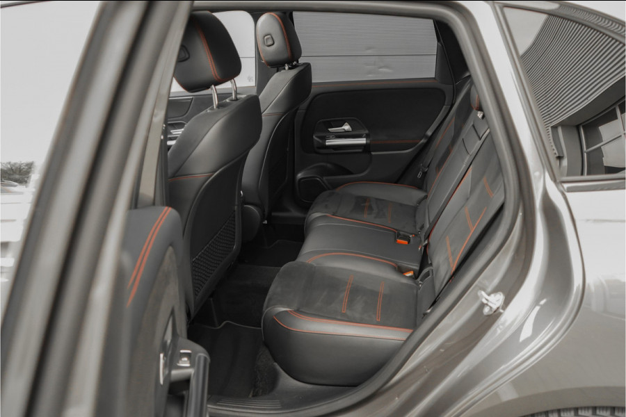 Mercedes-Benz B-Klasse 200 Business Solution AMG Pano Trekhaak