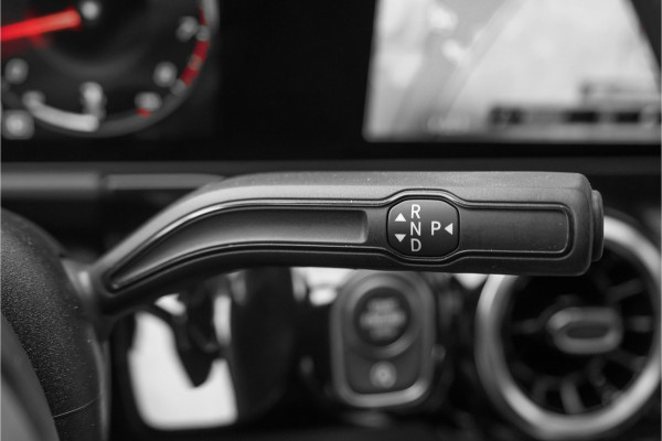 Mercedes-Benz B-Klasse 200 Business Solution AMG Pano Trekhaak