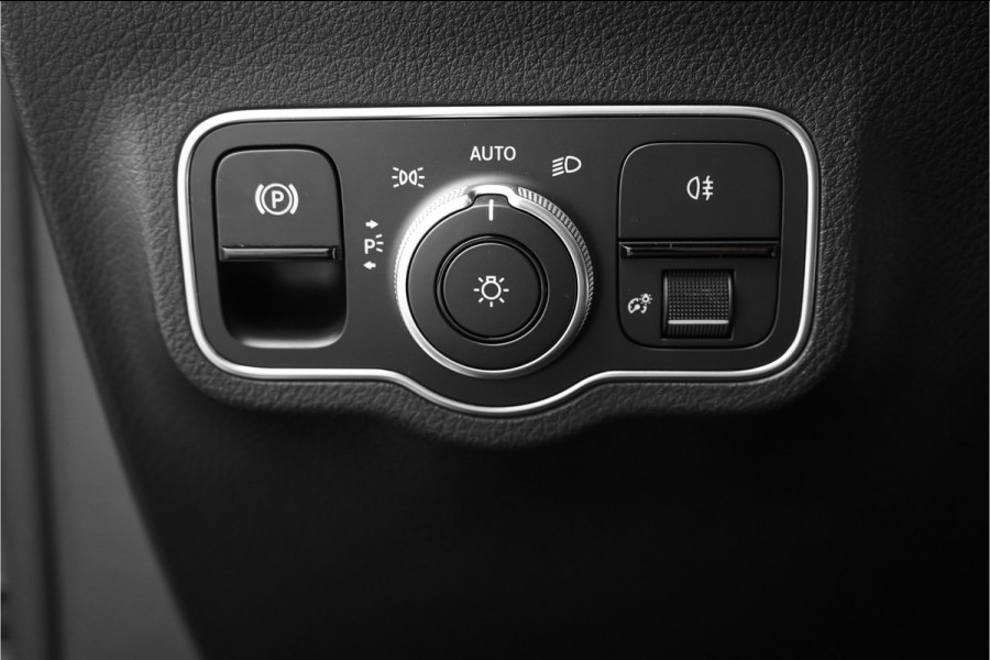 Mercedes-Benz B-Klasse 200 Business Solution AMG Pano Trekhaak