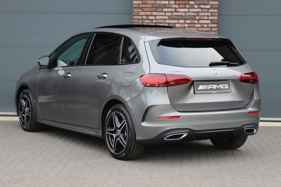 Mercedes-Benz B-Klasse 250 e AMG Line | Panoramadak | Memory | Distronic | AMG Exclusief-pakket | Trekhaak | Surround Camera | Leder | Dodehoekassistent | Mutlibeam LED |