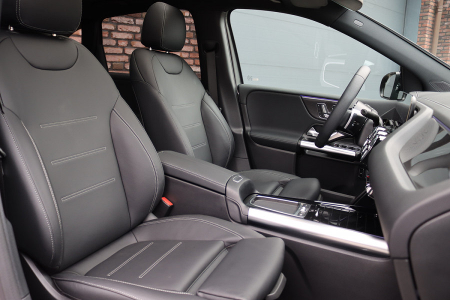 Mercedes-Benz B-Klasse 250 e AMG Line | Panoramadak | Memory | Distronic | AMG Exclusief-pakket | Trekhaak | Surround Camera | Leder | Dodehoekassistent | Mutlibeam LED |