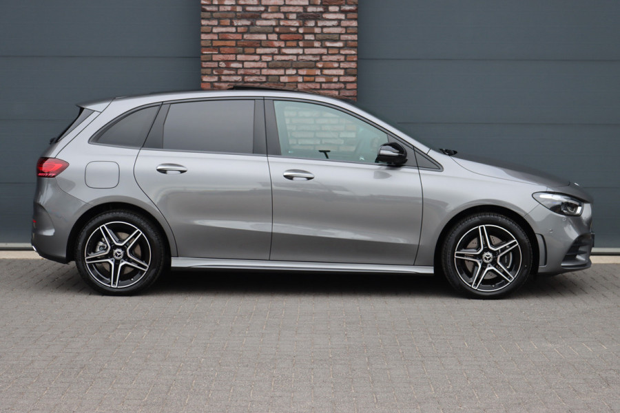 Mercedes-Benz B-Klasse 250 e AMG Line | Panoramadak | Memory | Distronic | AMG Exclusief-pakket | Trekhaak | Surround Camera | Leder | Dodehoekassistent | Mutlibeam LED |