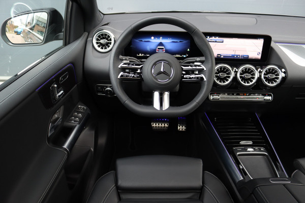 Mercedes-Benz B-Klasse 250 e AMG Line | Panoramadak | Memory | Distronic | AMG Exclusief-pakket | Trekhaak | Surround Camera | Leder | Dodehoekassistent | Mutlibeam LED |