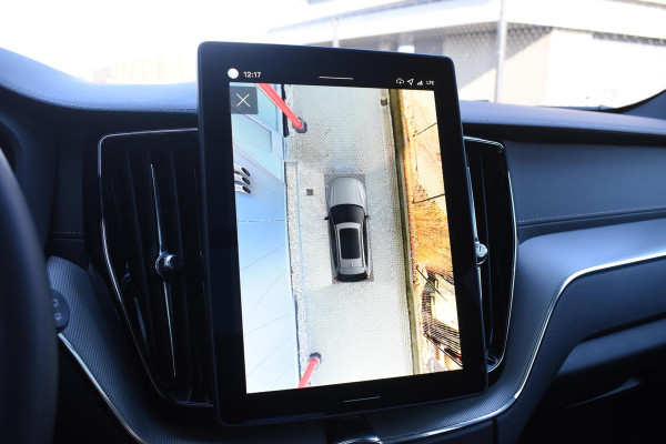 Volvo XC60 T6 350PK Plug-in hybrid AWD Ultra Black Edition / Navigatie / Adaptieve Cruisecontrol / Head Up-Display / Panorama dak / Elektrische stoelen met geheugen / Stuurverwarming / Stoelverwarming v+a / 360 Camera /