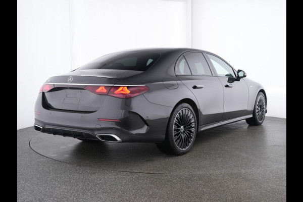 Mercedes-Benz E-Klasse 300 e AMG Plug-In Hybride AMG Line | Night Pakket | Panorama Schuif-Kanteldak | MBUX Superscreen | Burmester®  | 20 Inch AMG Velgen. Inclusief 24 maanden MB Certified garantie voor Europa.