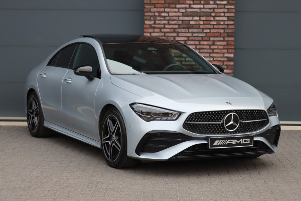 Mercedes-Benz CLA-Klasse 180 Star Edition AMG Line | Panoramadak | Distronic | Camera | Sfeerverlichting | Keyless Go | Multibeam LED | Zitcomfortpakket | Nightpakket |