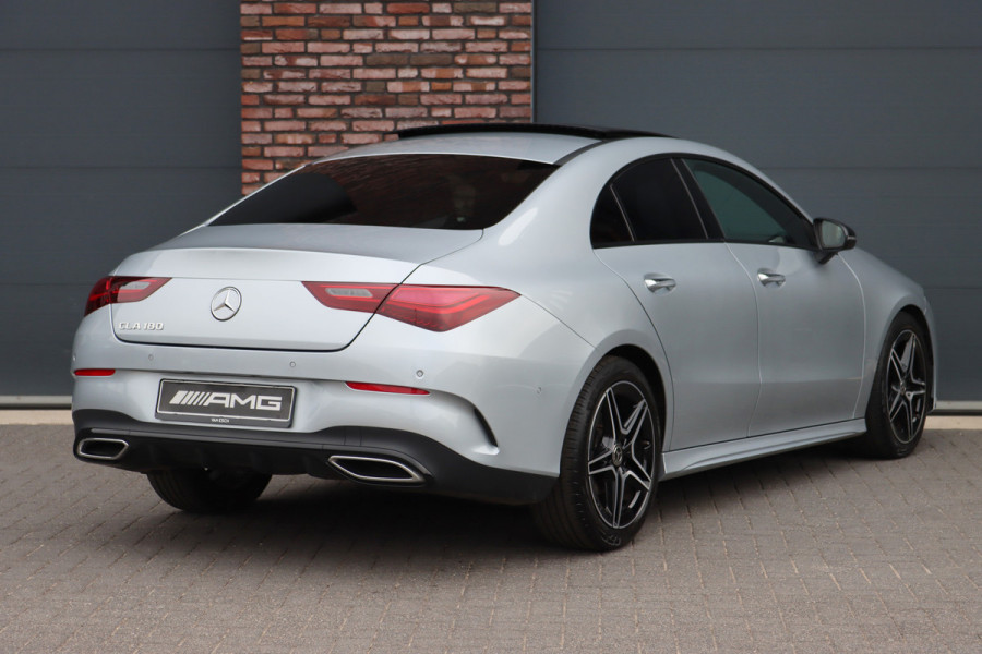 Mercedes-Benz CLA-Klasse 180 Star Edition AMG Line | Panoramadak | Distronic | Camera | Sfeerverlichting | Keyless Go | Multibeam LED | Zitcomfortpakket | Nightpakket |