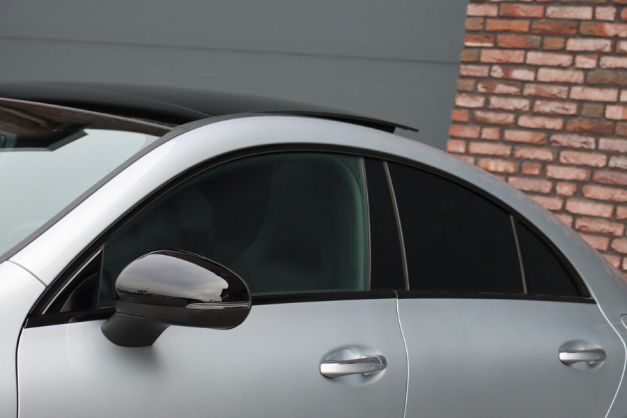 Mercedes-Benz CLA-Klasse 180 Star Edition AMG Line | Panoramadak | Distronic | Camera | Sfeerverlichting | Keyless Go | Multibeam LED | Zitcomfortpakket | Nightpakket |