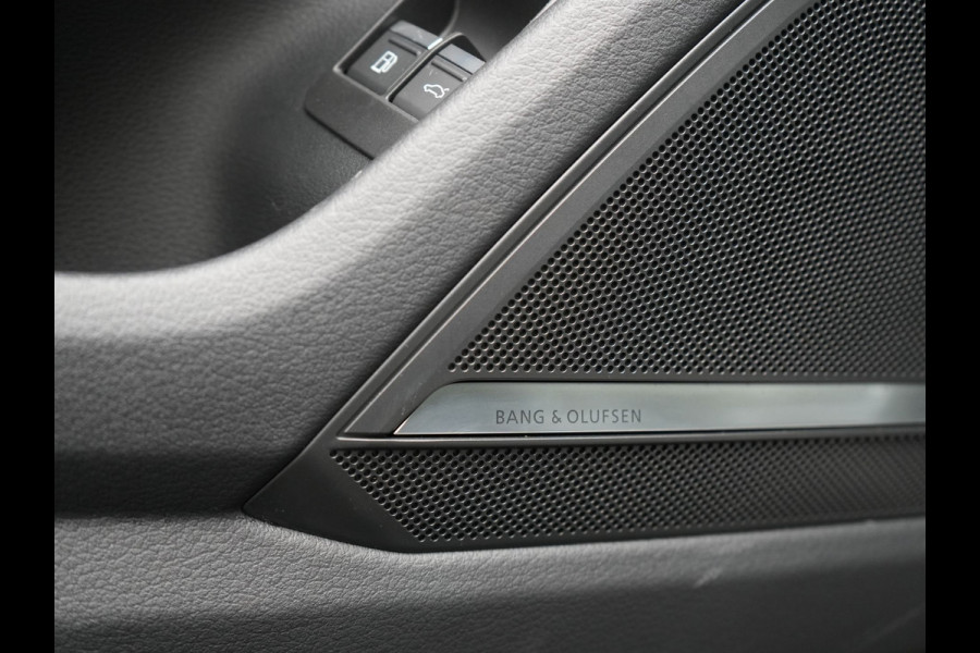 Audi A6 Avant 55 TFSI e Quattro S Line Competition PHEV 367pk | Trekhaak Af Fabriek | Panodak | Adaptive Cruise | 360 Camera | Matrix LED | Bang & Olufsen Sound | Lederen Comfortstoelen Memory & Massage & Ventilatie | Keyless | Stuur Verwarmd | Plug In Hybrid |