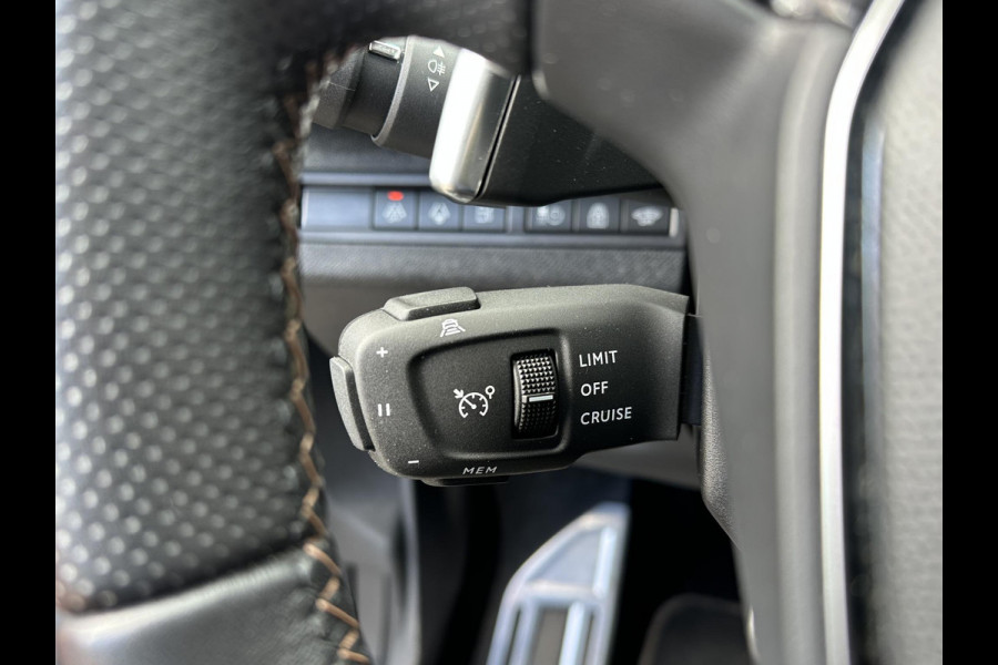 Peugeot 3008 1.6 HYbrid4 300 GT VAN €26.900,- NU VOOR SLECHTS €24.877,- Uw LENTEVOORDEEL €2.023,-PANORAMADAK| ADAPTIVE CRUISE CONTROL| STANDKACHEL| CAMERA VOOR + ACHTER|
