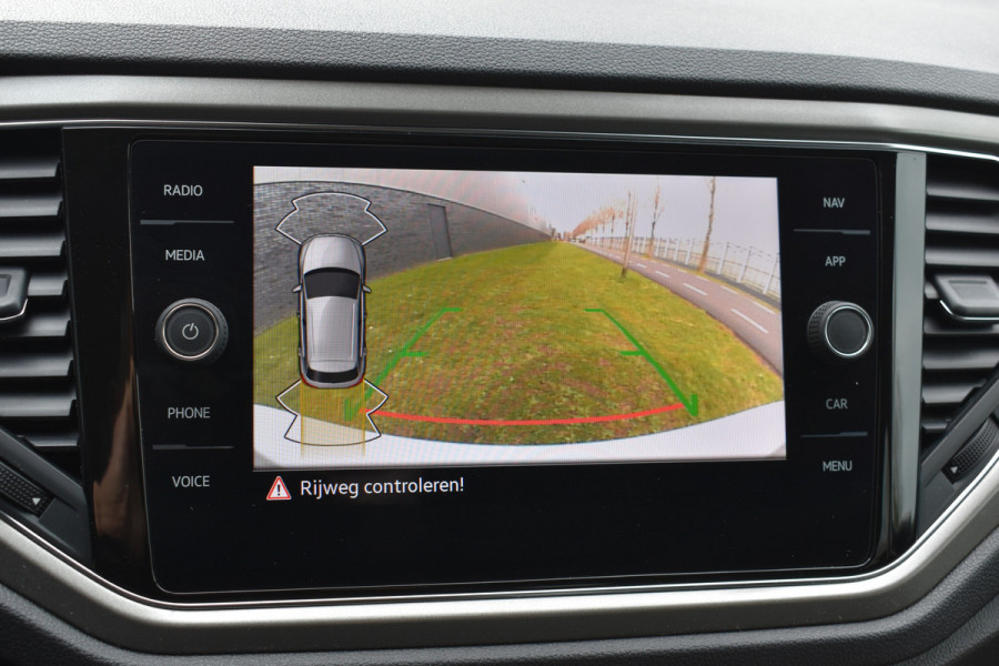 Volkswagen T-Roc 1.5 TSI Automaat Navi parkeer-camera