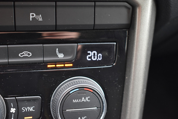 Volkswagen T-Roc 1.5 TSI Automaat Navi parkeer-camera