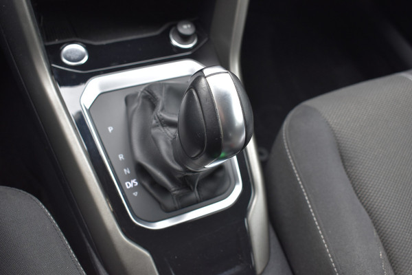 Volkswagen T-Roc 1.5 TSI Automaat Navi parkeer-camera