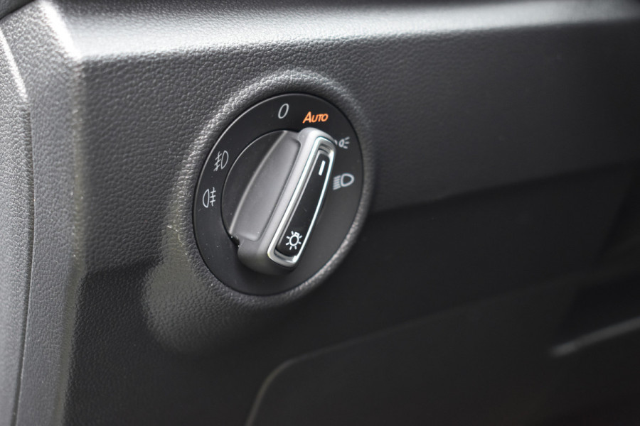 Volkswagen T-Roc 1.5 TSI Automaat Navi parkeer-camera