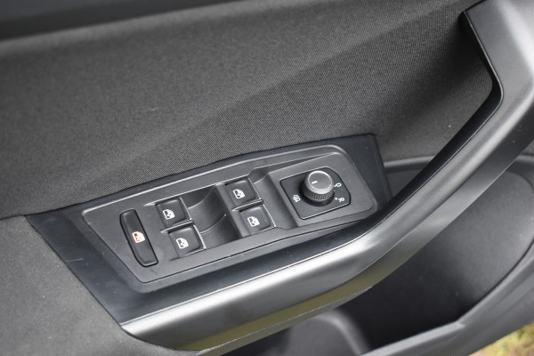 Volkswagen T-Roc 1.5 TSI Automaat Navi parkeer-camera