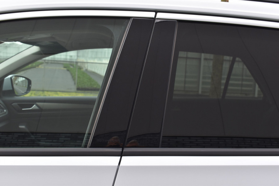 Volkswagen T-Roc 1.5 TSI Automaat Navi parkeer-camera