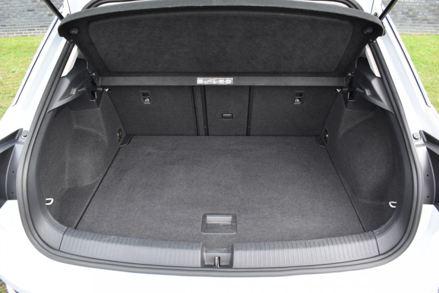 Volkswagen T-Roc 1.5 TSI Automaat Navi parkeer-camera