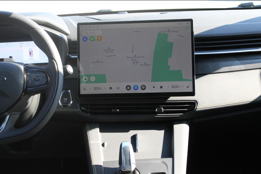 Lynk & Co 01 276PK Automaat Core / Adaptieve cruise control / Stoel - en stuurwielverwarming / Parkeersensoren / Achteruitrijcamera / Apple Carplay / Trekhaak / Metallic lak / 19" velgen