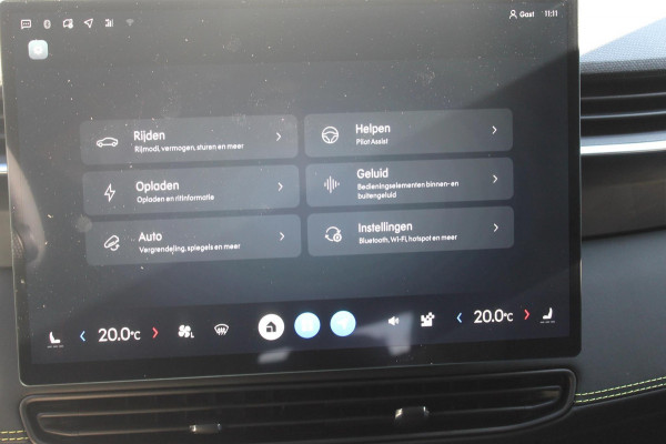 Lynk & Co 01 276PK Automaat Core / Adaptieve cruise control / Stoel - en stuurwielverwarming / Parkeersensoren / Achteruitrijcamera / Apple Carplay / Trekhaak / Metallic lak / 19" velgen