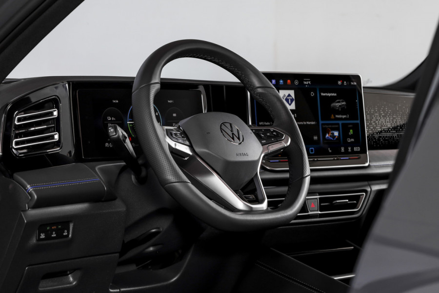 Volkswagen Tiguan 1.5 eHybrid 272 PK R-Line | Black Style | Elek. Trekhaak | S/K-panodak | Adapt. Cruise | Stoel-+stuurverw. | App. Connect | Camera | PDC | LM 20" | 8355