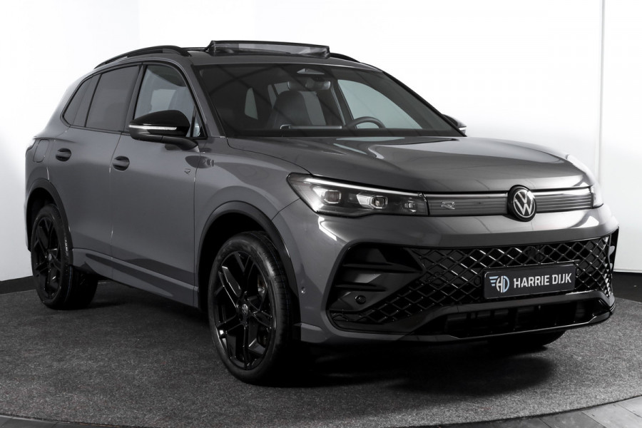 Volkswagen Tiguan 1.5 eHybrid 272 PK R-Line | Black Style | Elek. Trekhaak | S/K-panodak | Adapt. Cruise | Stoel-+stuurverw. | App. Connect | Camera | PDC | LM 20" | 8355