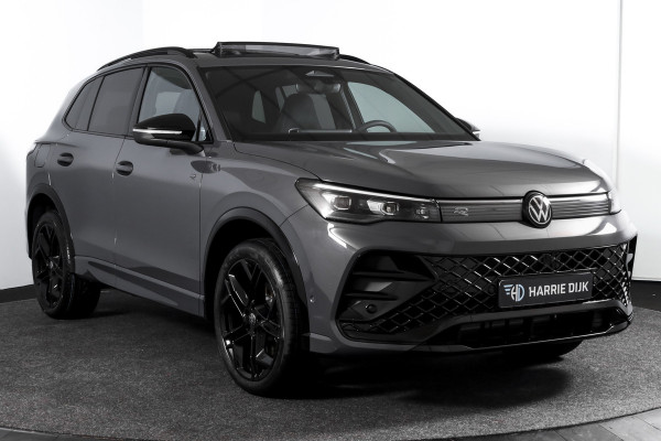 Volkswagen Tiguan 1.5 eHybrid 272 PK R-Line | Black Style | Elek. Trekhaak | S/K-panodak | Adapt. Cruise | Stoel-+stuurverw. | App. Connect | Camera | PDC | LM 20" | 8355