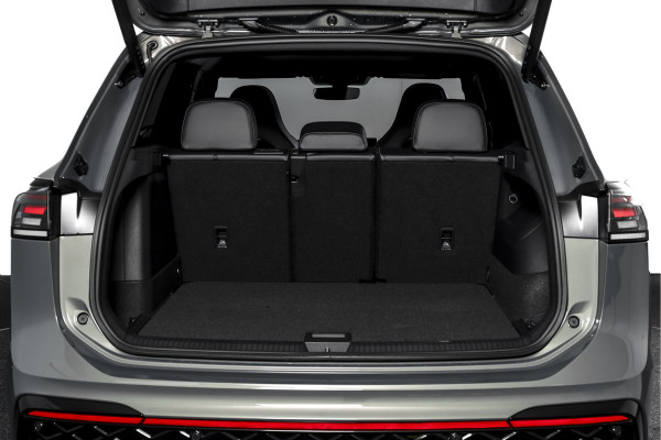 Volkswagen Tiguan 1.5 eHybrid R-Line Edition 272 PK | Black Style | 15 inch Navi | Elek. Trekhaak | IQ Light | S/K-Panodak | Dig. Cockpit | Adapt. Cruise | Stoel-+Stuurverw. | 360 Camera | NAV + App. Connect | ECC | Elek. Klep | LM 20" | 8590