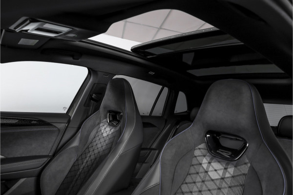 Volkswagen Tiguan 1.5 eHybrid R-Line Edition 272 PK | Black Style | 15 inch Navi | Elek. Trekhaak | IQ Light | S/K-Panodak | Dig. Cockpit | Adapt. Cruise | Stoel-+Stuurverw. | 360 Camera | NAV + App. Connect | ECC | Elek. Klep | LM 20" | 8590