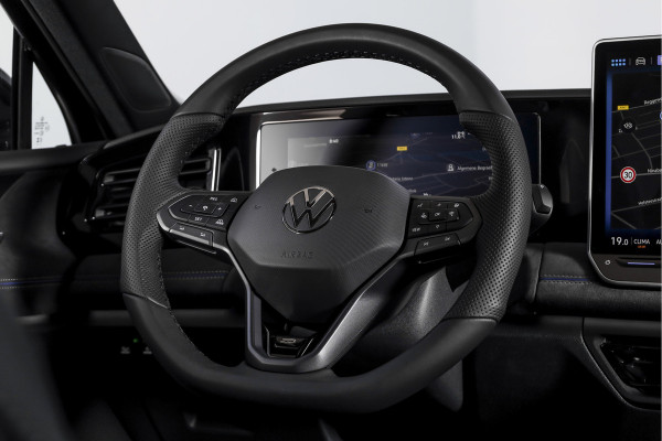 Volkswagen Tiguan 1.5 eHybrid R-Line Edition 272 PK | Black Style | 15 inch Navi | Elek. Trekhaak | IQ Light | S/K-Panodak | Dig. Cockpit | Adapt. Cruise | Stoel-+Stuurverw. | 360 Camera | NAV + App. Connect | ECC | Elek. Klep | LM 20" | 8590