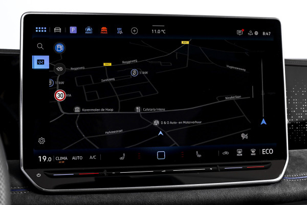 Volkswagen Tiguan 1.5 eHybrid R-Line Edition 272 PK | Black Style | 15 inch Navi | Elek. Trekhaak | IQ Light | S/K-Panodak | Dig. Cockpit | Adapt. Cruise | Stoel-+Stuurverw. | 360 Camera | NAV + App. Connect | ECC | Elek. Klep | LM 20" | 8590