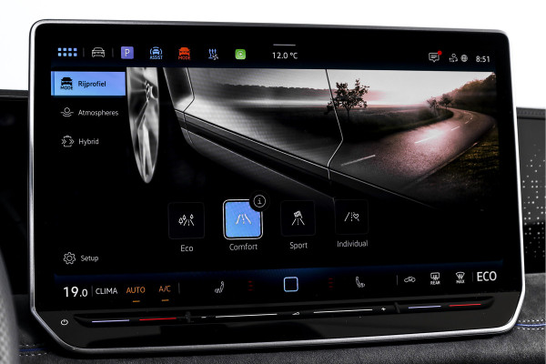 Volkswagen Tiguan 1.5 eHybrid R-Line Edition 272 PK | Black Style | 15 inch Navi | Elek. Trekhaak | IQ Light | S/K-Panodak | Dig. Cockpit | Adapt. Cruise | Stoel-+Stuurverw. | 360 Camera | NAV + App. Connect | ECC | Elek. Klep | LM 20" | 8590