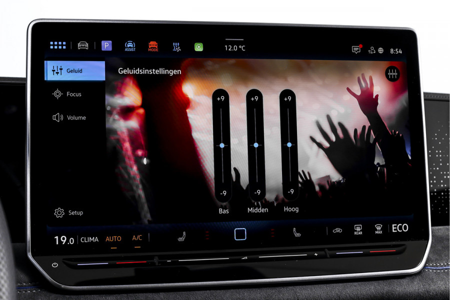 Volkswagen Tiguan 1.5 eHybrid R-Line Edition 272 PK | Black Style | 15 inch Navi | Elek. Trekhaak | IQ Light | S/K-Panodak | Dig. Cockpit | Adapt. Cruise | Stoel-+Stuurverw. | 360 Camera | NAV + App. Connect | ECC | Elek. Klep | LM 20" | 8590