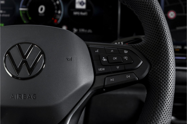 Volkswagen Tiguan 1.5 eHybrid R-Line Edition 272 PK | Black Style | 15 inch Navi | Elek. Trekhaak | IQ Light | S/K-Panodak | Dig. Cockpit | Adapt. Cruise | Stoel-+Stuurverw. | 360 Camera | NAV + App. Connect | ECC | Elek. Klep | LM 20" | 8590