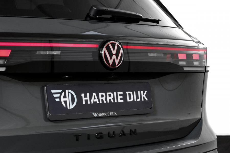 Volkswagen Tiguan 1.5 eHybrid R-Line Edition 272 PK | Black Style | 15 inch Navi | Elek. Trekhaak | IQ Light | S/K-Panodak | Dig. Cockpit | Adapt. Cruise | Stoel-+Stuurverw. | 360 Camera | NAV + App. Connect | ECC | Elek. Klep | LM 20" | 8590