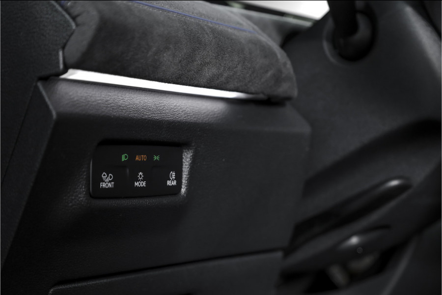 Volkswagen Tiguan 1.5 eHybrid R-Line Edition 272 PK | Black Style | 15 inch Navi | Elek. Trekhaak | IQ Light | S/K-Panodak | Dig. Cockpit | Adapt. Cruise | Stoel-+Stuurverw. | 360 Camera | NAV + App. Connect | ECC | Elek. Klep | LM 20" | 8590