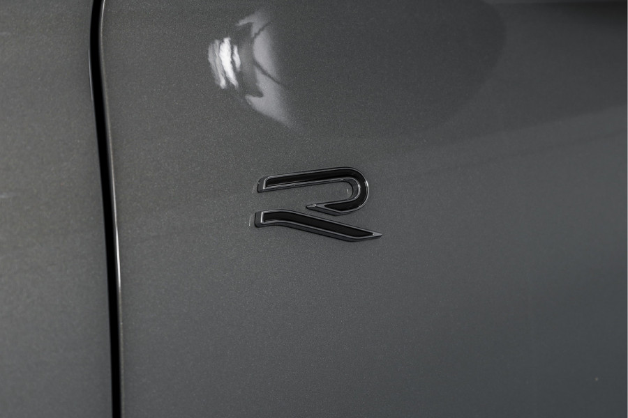 Volkswagen Tiguan 1.5 eHybrid 272 PK R-Line | Black Style | Elek. Trekhaak | S/K-panodak | Adapt. Cruise | Stoel-+stuurverw. | Elek. Klep | Camera | PDC | App. Connect | LM 20" | 7936