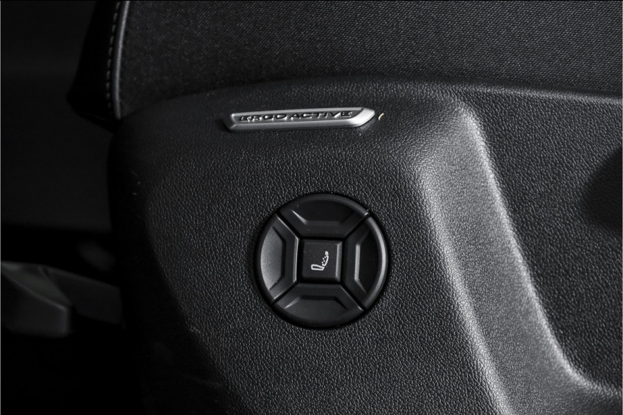 Volkswagen Tiguan 1.5 eHybrid 272 PK R-Line | Black Style | Elek. Trekhaak | S/K-panodak | Adapt. Cruise | Stoel-+stuurverw. | Elek. Klep | Camera | PDC | App. Connect | LM 20" | 7936