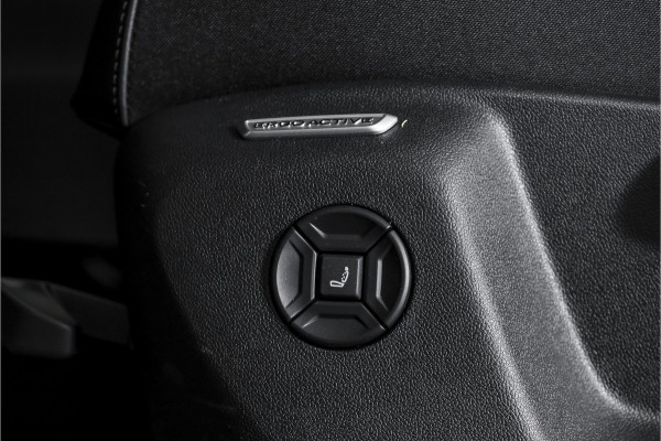 Volkswagen Tiguan 1.5 eHybrid 272 PK R-Line | Black Style | Elek. Trekhaak | S/K-panodak | Adapt. Cruise | Stoel-+stuurverw. | Elek. Klep | Camera | PDC | App. Connect | LM 20" | 7936