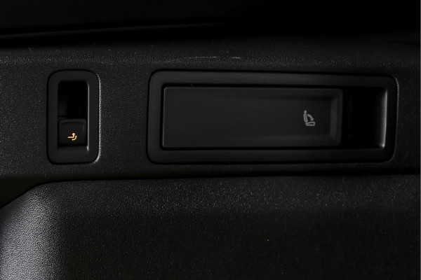 Volkswagen Tiguan 1.5 eHybrid 272 PK R-Line | Black Style | Elek. Trekhaak | S/K-panodak | Adapt. Cruise | Stoel-+stuurverw. | Elek. Klep | Camera | PDC | App. Connect | LM 20" | 7936