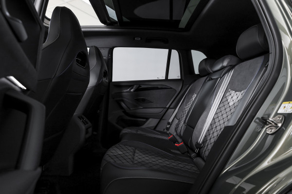 Volkswagen Tiguan 1.5 eHybrid 272 PK R-Line | Black Style | Elek. Trekhaak | S/K-panodak | Adapt. Cruise | Stoel-+stuurverw. | Elek. Klep | Camera | PDC | App. Connect | LM 20" | 7936