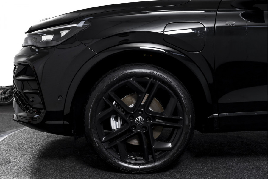 Volkswagen Tiguan 1.5 eHybrid 272 PK R-Line | Black Style | Elek. Trekhaak | S/K-panodak | Adapt. Cruise | Stoel-+stuurverw. | App. Connect | Camera | PDC | LM 20" | 3971