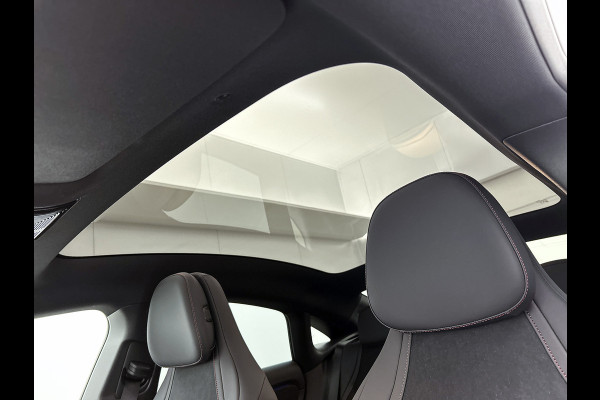 Mercedes-Benz CLA-Klasse 200 Business Solution AMG 58 kWh | Advanced Plus pakket | Warmtewerend, donkergetint glas | Smartphone integratie | URBAN GUARD | Vast panoramadak |