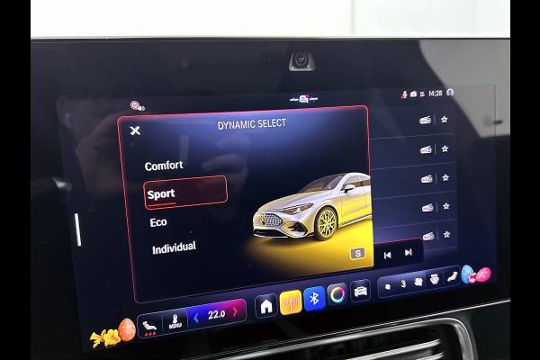 Mercedes-Benz CLA-Klasse 200 Business Solution AMG 58 kWh | Advanced Plus pakket | Warmtewerend, donkergetint glas | Smartphone integratie | URBAN GUARD | Vast panoramadak |