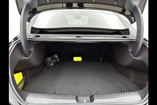 Mercedes-Benz CLA-Klasse 200 Business Solution AMG 58 kWh | Advanced Plus pakket | Warmtewerend, donkergetint glas | Smartphone integratie | URBAN GUARD | Vast panoramadak |