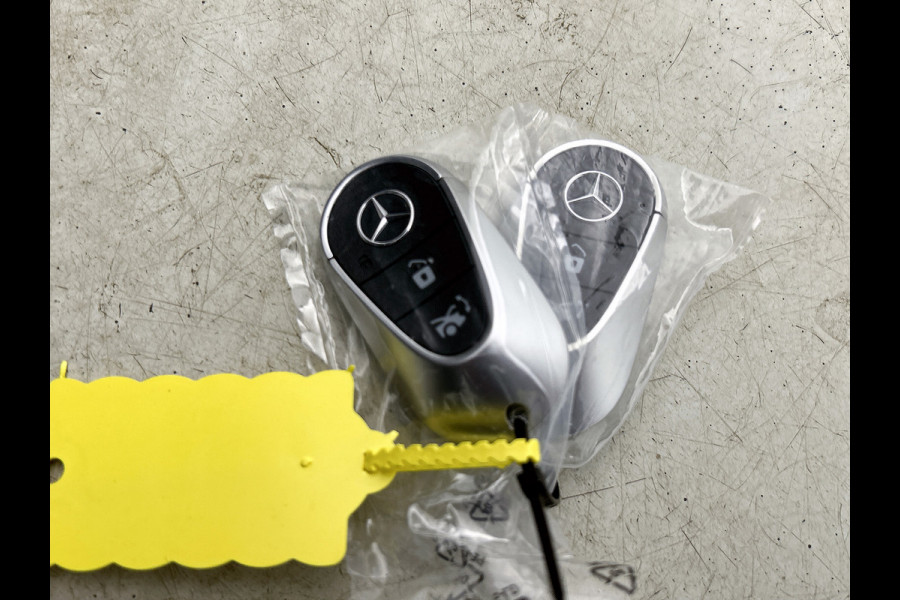 Mercedes-Benz CLA-Klasse 200 Business Solution AMG 58 kWh | Advanced Plus pakket | Warmtewerend, donkergetint glas | Smartphone integratie | URBAN GUARD | Vast panoramadak |