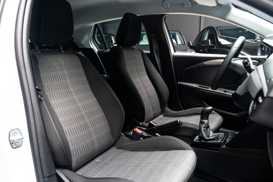 Opel Corsa 1.2 Edition Navigatie - Apple Carplay - regensensor - Dab - Cruise control